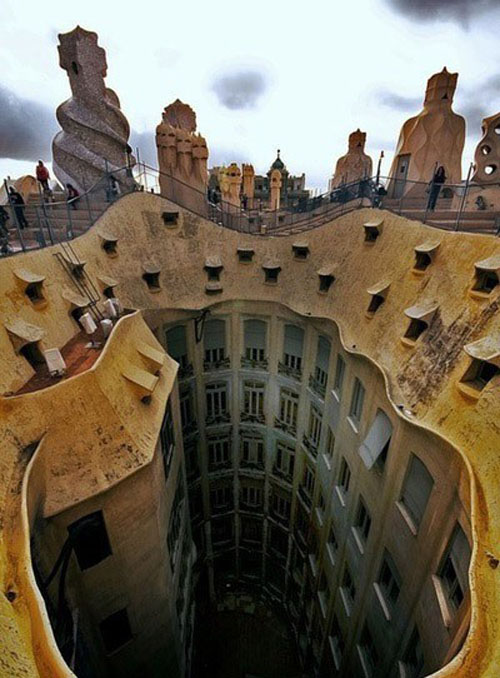 La Pedrera, Barcelona, Spain by Antoni Gaudí