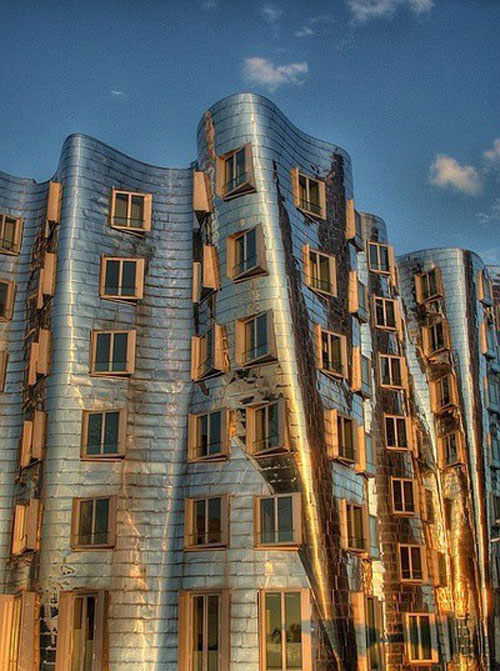 Frank Gehry building in Dusseldorf, by Ozan